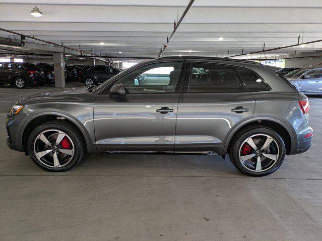 Photo of 2024 Daytona Gray Pearl Effect Audi Q5