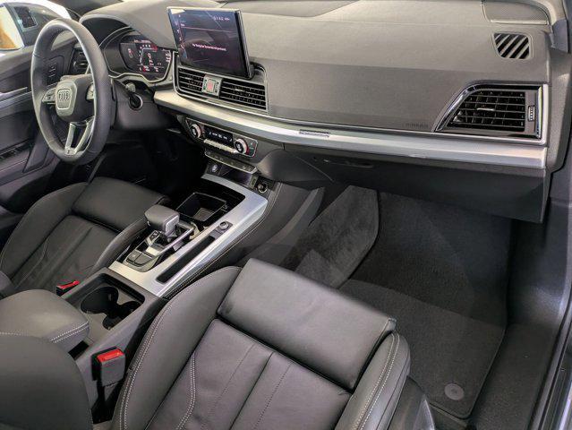 Photo of 2024 Daytona Gray Pearl Effect Audi Q5