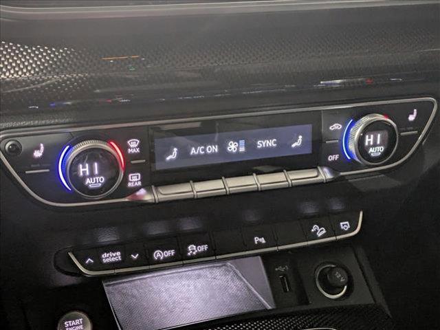 Photo of 2022 Glacier White Audi SQ5