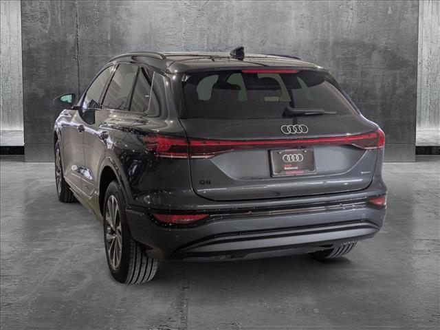 Photo of 2025 Manhattan Gray Metallic Audi Q6 e-tron