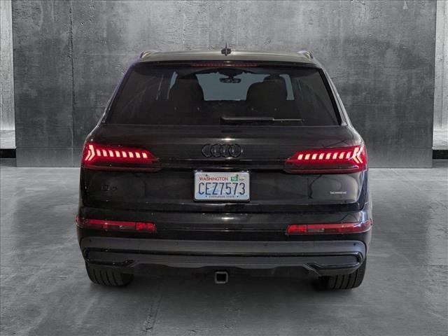 Photo of 2023 Mythos Black Metallic Audi Q7