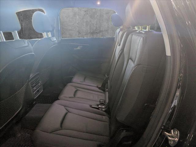 Photo of 2023 Mythos Black Metallic Audi Q7