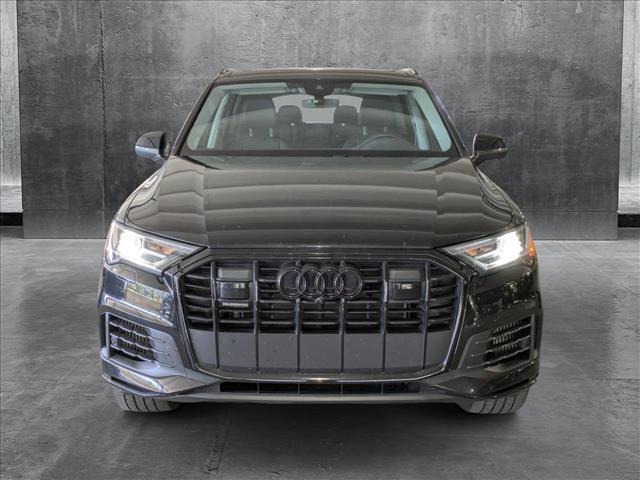 Photo of 2023 Mythos Black Metallic Audi Q7