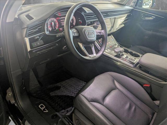 Photo of 2023 Mythos Black Metallic Audi Q7