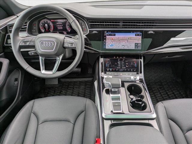 Photo of 2025 Satellite Silver Metallic Audi Q8