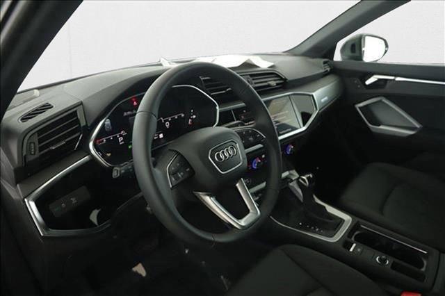 Photo of 2025 Chronos Gray Metallic Audi Q3