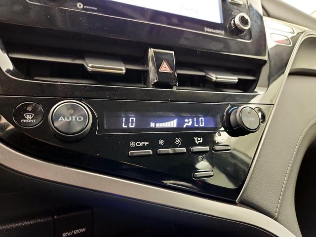Photo of 2023 White Toyota Camry