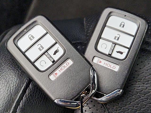 Photo of 2020 White Honda CR-V