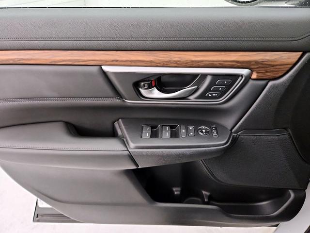 Photo of 2020 White Honda CR-V