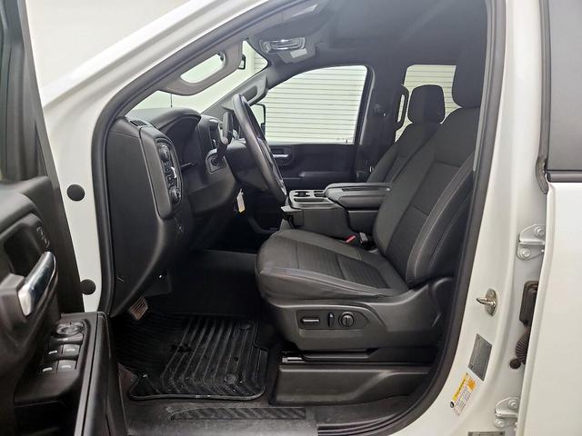 Photo of 2023 White Chevrolet Silverado 2500