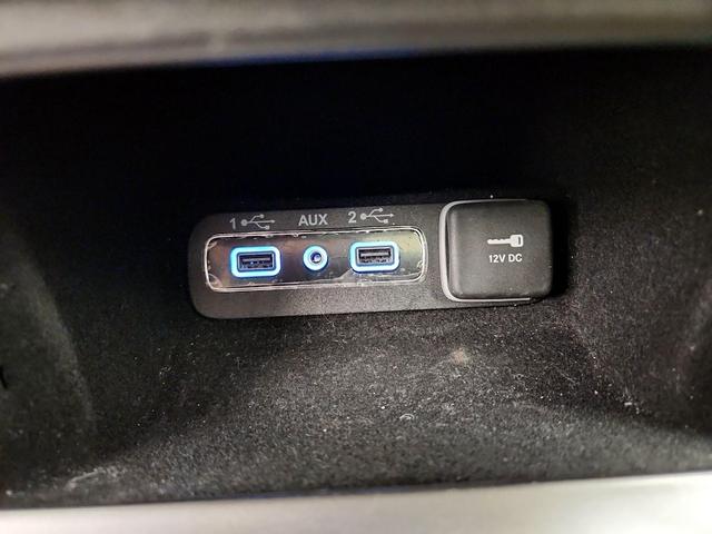 Photo of 2021 White Jeep Grand Cherokee