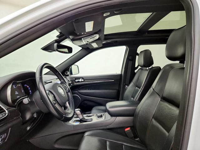 Photo of 2021 White Jeep Grand Cherokee