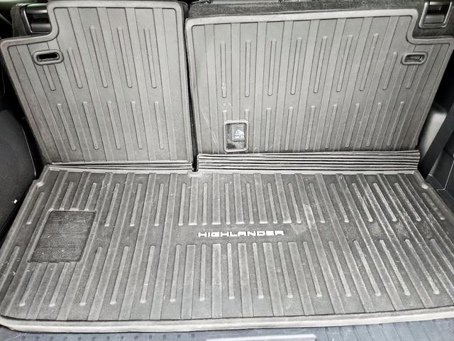 Photo of 2022 Black Toyota Highlander