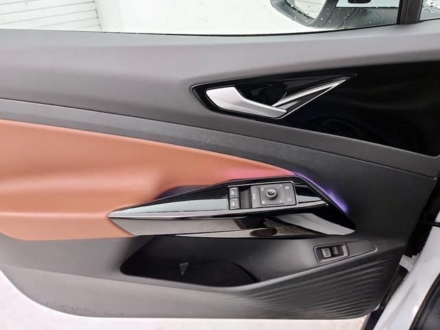 Photo of 2022 White Volkswagen ID.4