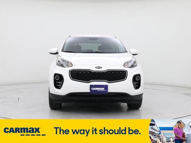 Photo of 2017 White Kia Sportage