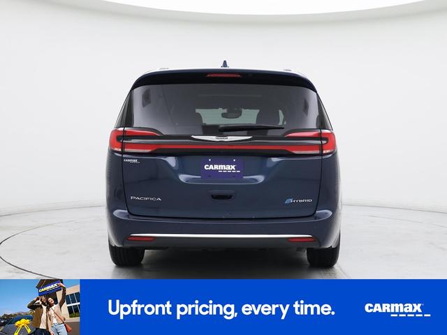 Photo of 2022 Green Chrysler Pacifica Hybrid