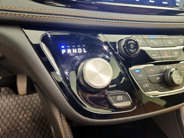 Photo of 2022 Green Chrysler Pacifica Hybrid