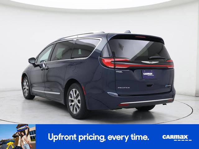 Photo of 2022 Green Chrysler Pacifica Hybrid