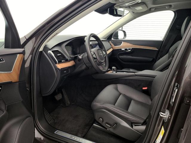 Photo of 2024 Gray Volvo XC90