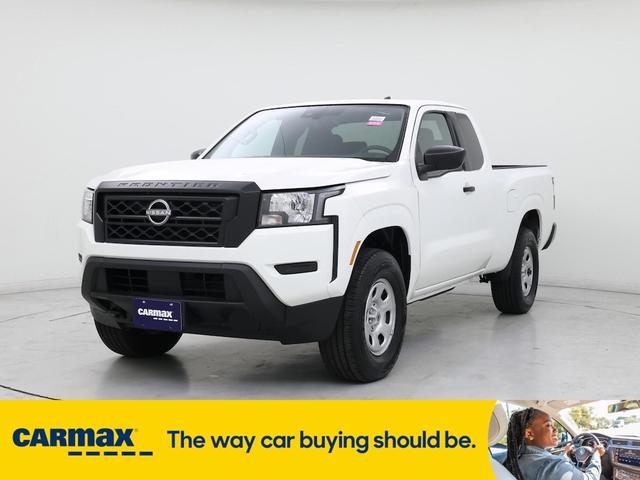 Photo of 2023 White Nissan Frontier