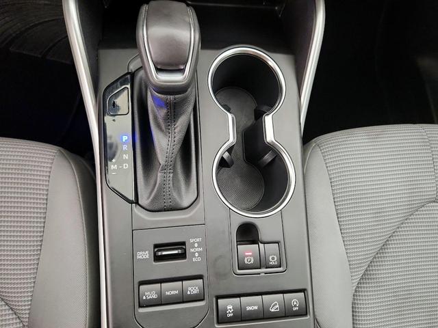 Photo of 2022 Silver Toyota Highlander