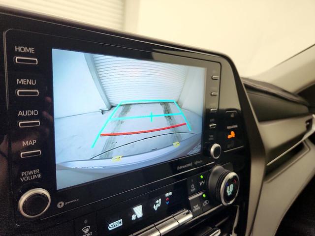 Photo of 2022 Silver Toyota Highlander