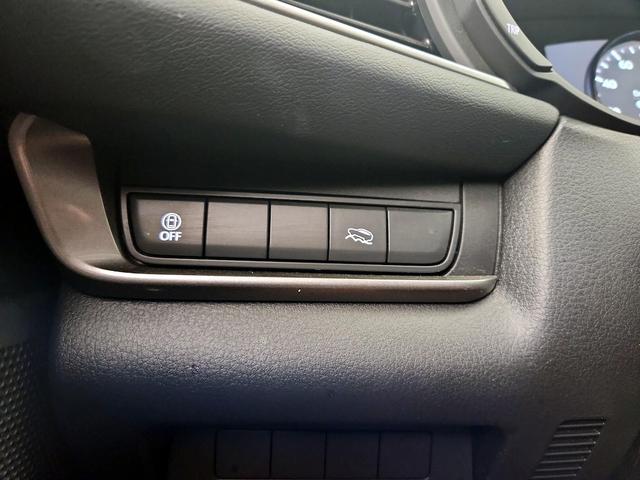 Photo of 2023 White Mazda CX-30