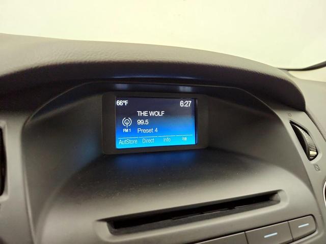 Photo of 2016 White Ford Focus
