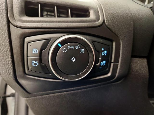 Photo of 2016 White Ford Focus