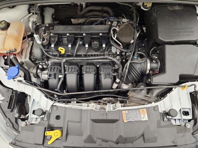 Photo of 2016 White Ford Focus