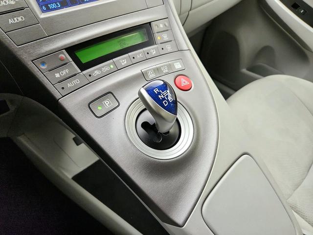 Photo of 2015 Silver Toyota Prius