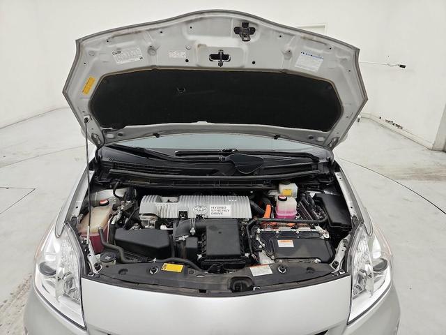 Photo of 2015 Silver Toyota Prius