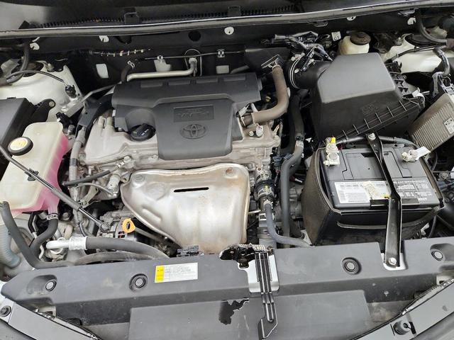 Photo of 2017 White Toyota RAV4