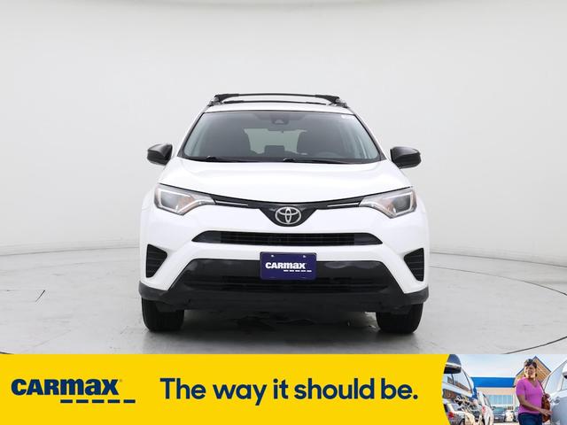 Photo of 2017 White Toyota RAV4