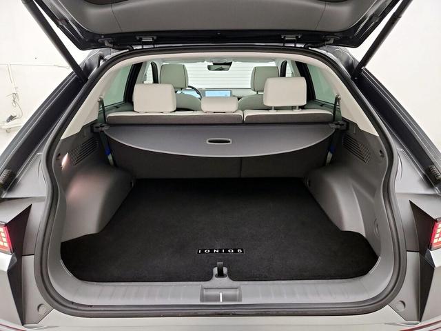 Photo of 2023 Silver Hyundai IONIQ 5