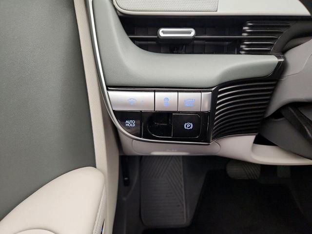 Photo of 2023 Silver Hyundai IONIQ 5