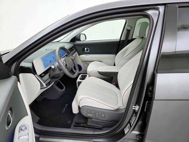 Photo of 2023 Silver Hyundai IONIQ 5