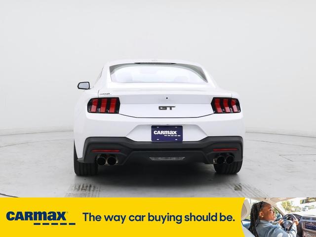 Photo of 2025 White Ford Mustang
