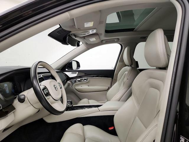 Photo of 2017 Black Volvo XC90