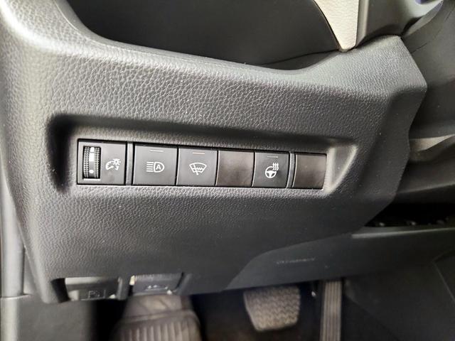 Photo of 2022 Green Toyota RAV4