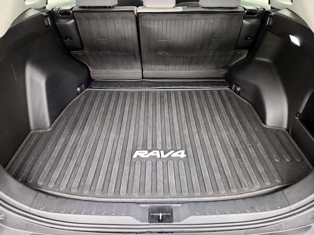 Photo of 2022 Green Toyota RAV4