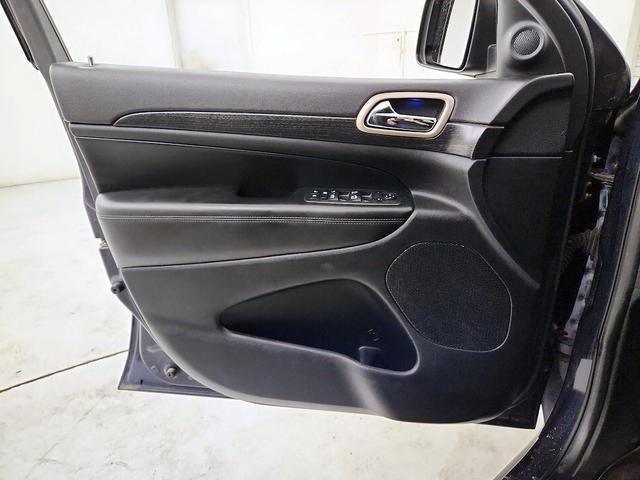 Photo of 2014 Blue Jeep Grand Cherokee