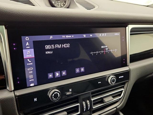 Photo of 2022 Blue Porsche Macan