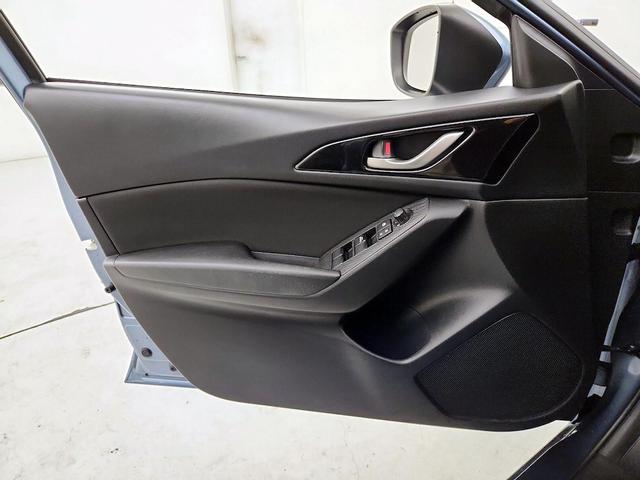 Photo of 2016 Blue Mazda Mazda3