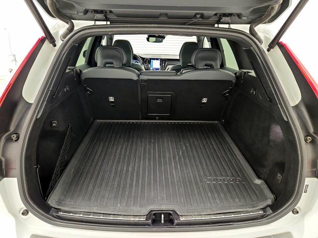 Photo of 2021 White Volvo XC60