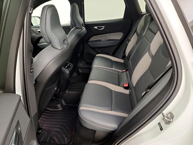 Photo of 2021 White Volvo XC60