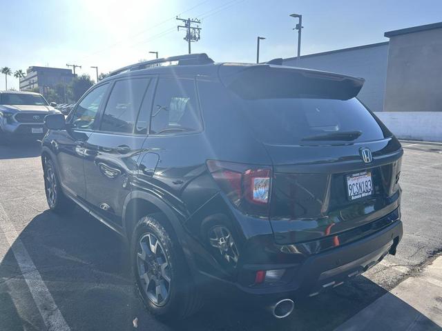 Photo of 2022 Crystal Black Pearl Honda Passport