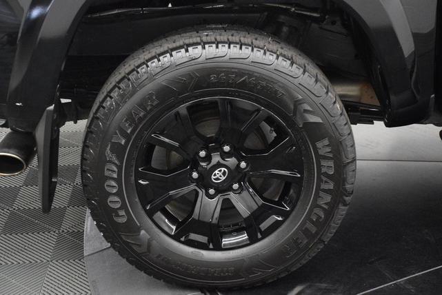 Photo of 2022 Midnight Black Metallic Toyota Tacoma