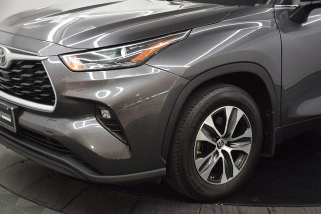 Photo of 2022 Magnetic Gray Metallic Toyota Highlander
