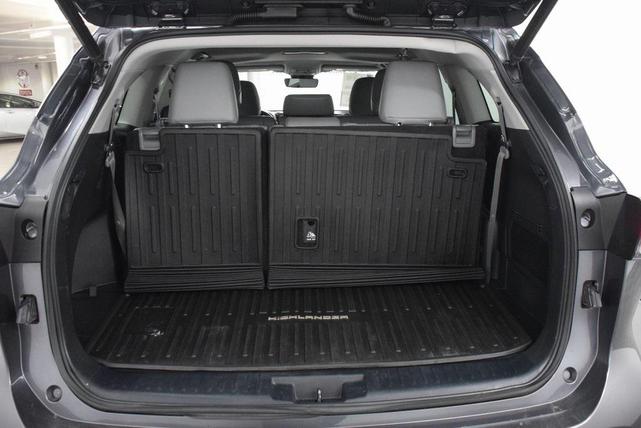 Photo of 2022 Magnetic Gray Metallic Toyota Highlander
